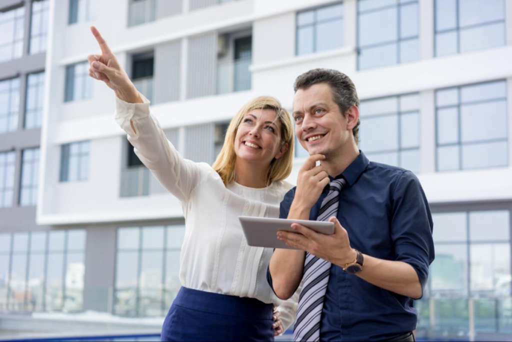 conseiller-financement-crédit-bail-immobilier-réunion-client